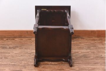 アンティーク雑貨　【O様ご成約品】中古　北海道民芸家具　HM853　落ち着きある色味と上品なデザインが魅力のサイドテーブル(花台)