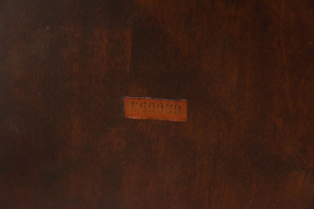 アンティーク雑貨　【O様ご成約品】中古　北海道民芸家具　HM853　落ち着きある色味と上品なデザインが魅力のサイドテーブル(花台)