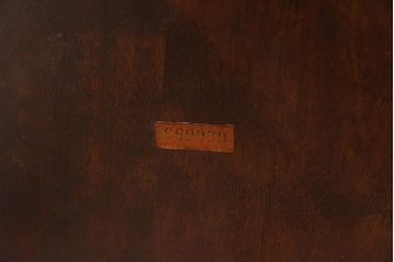 アンティーク雑貨　【O様ご成約品】中古　北海道民芸家具　HM853　落ち着きある色味と上品なデザインが魅力のサイドテーブル(花台)