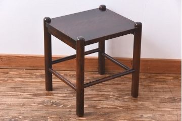 アンティーク雑貨　ビンテージ　北海道民芸家具　シンプルな小振りのスツール(花台、サイドテーブル)