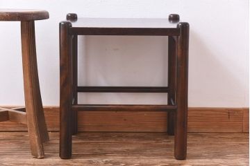 アンティーク雑貨　ビンテージ　北海道民芸家具　シンプルな小振りのスツール(花台、サイドテーブル)
