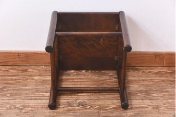 アンティーク雑貨　ビンテージ　北海道民芸家具　シンプルな小振りのスツール(花台、サイドテーブル)