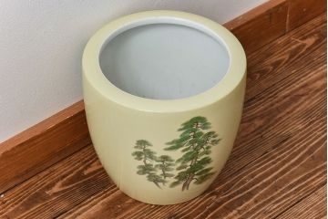 アンティーク雑貨　ノリタケ・則武(日陶) 　松の図が印象的な火鉢(手あぶり、鉢カバー、ディスプレイ)(R-028061)