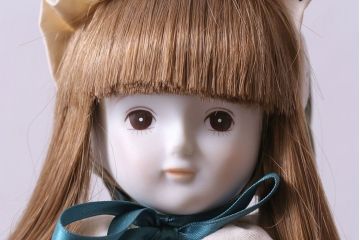 アンティーク雑貨　昭和レトロ　ビンテージ　優しげな印象のスタンド付きビスクドール(西洋人形)