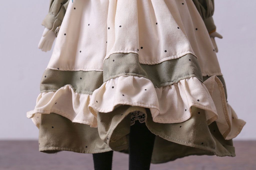 アンティーク雑貨　昭和レトロ　ビンテージ　優しげな印象のスタンド付きビスクドール(西洋人形)