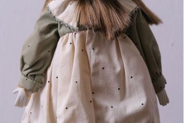 アンティーク雑貨　昭和レトロ　ビンテージ　優しげな印象のスタンド付きビスクドール(西洋人形)