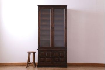 中古　希少な廃盤品!!　北海道民芸家具　OM158　上質な三方ガラス飾り棚(陳列棚、食器棚、ガラスケース)(1)