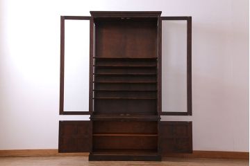 中古　希少な廃盤品!!　北海道民芸家具　OM158　上質な三方ガラス飾り棚(陳列棚、食器棚、ガラスケース)(1)