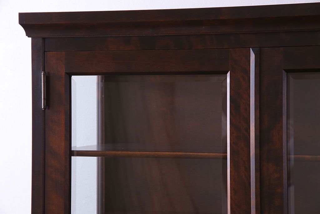 中古　希少な廃盤品!!　北海道民芸家具　OM158　上質な三方ガラス飾り棚(陳列棚、食器棚、ガラスケース)(1)