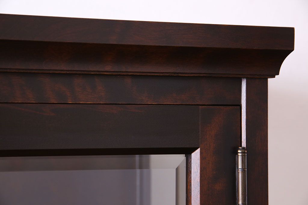 中古　希少な廃盤品!!　北海道民芸家具　OM158　上質な三方ガラス飾り棚(陳列棚、食器棚、ガラスケース)(1)