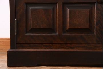 中古　希少な廃盤品!!　北海道民芸家具　OM158　上質な三方ガラス飾り棚(陳列棚、食器棚、ガラスケース)(1)