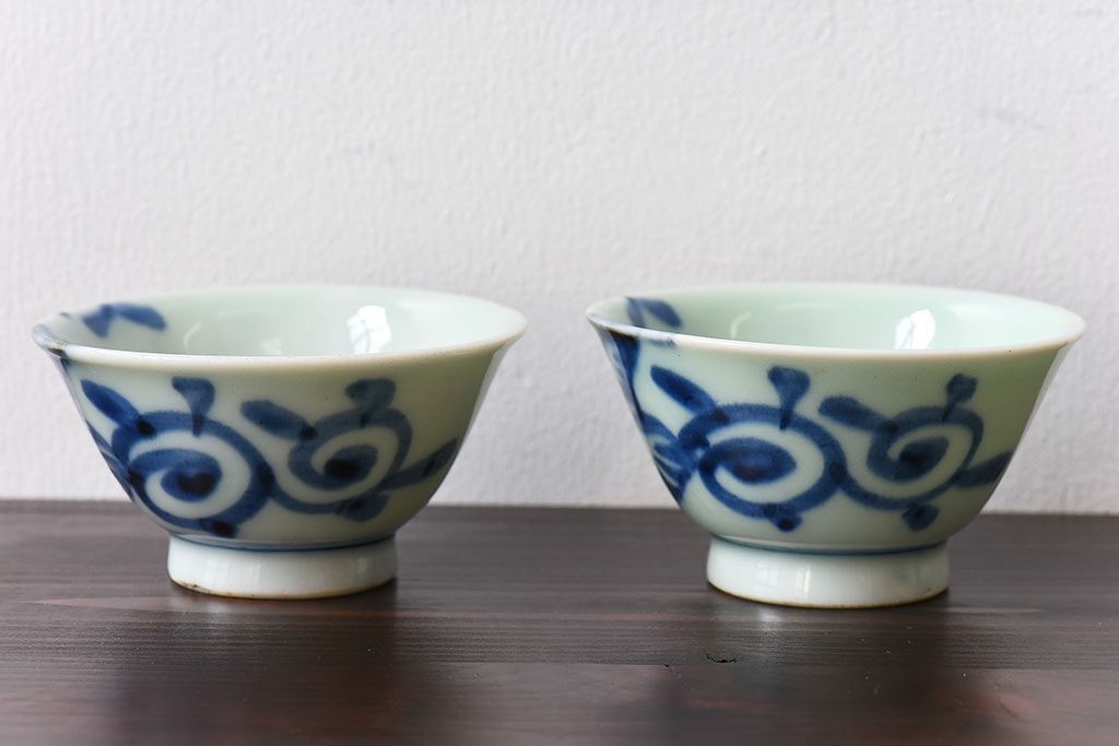 アンティーク雑貨　和製アンティーク　染付湯のみ(湯呑)2客セット(1)
