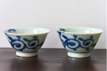 アンティーク雑貨　和製アンティーク　染付湯のみ(湯呑)2客セット(1)