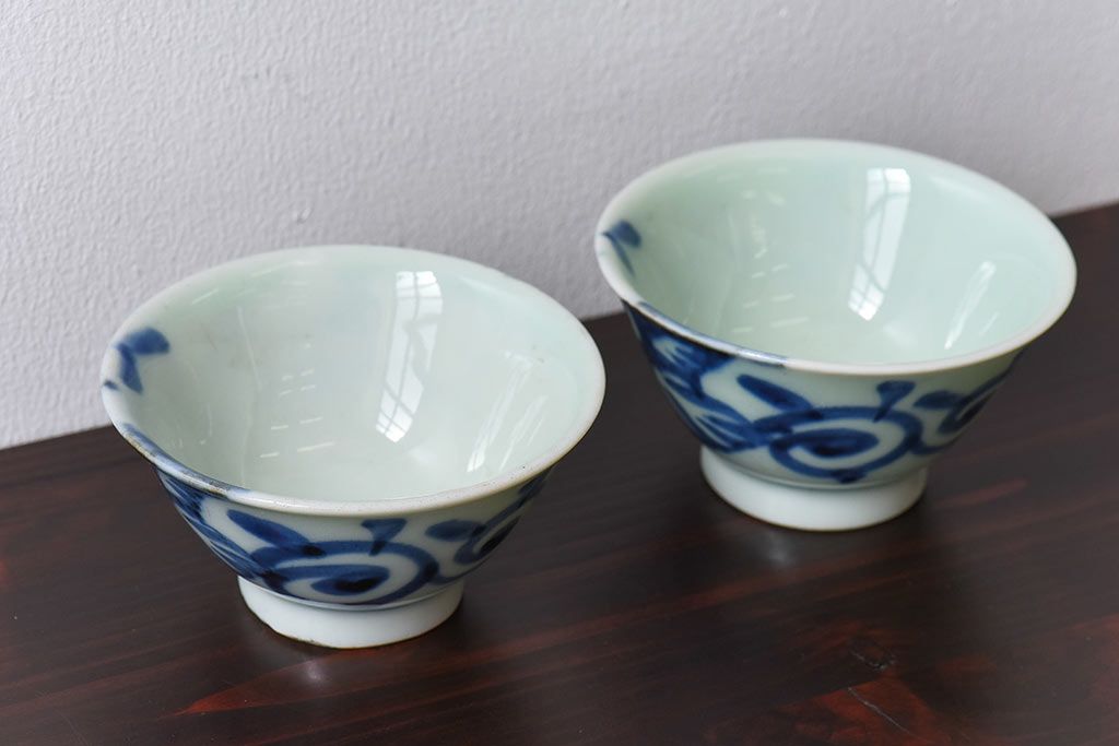 アンティーク雑貨　和製アンティーク　染付湯のみ(湯呑)2客セット(1)