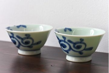 アンティーク雑貨　和製アンティーク　染付湯のみ(湯呑)2客セット(1)