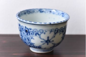 和製アンティーク　花柄　染付湯のみ(湯呑、蕎麦猪口)2客セット(2)
