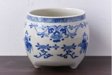 アンティーク雑貨　明治大正期　ふっくらとしたフォルムの染付唐子火入れ(ペン立て、小物入れ)