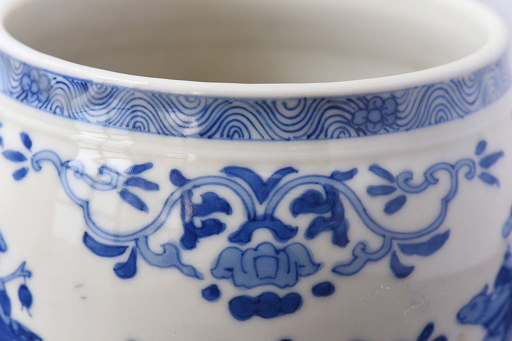 アンティーク雑貨　明治大正期　ふっくらとしたフォルムの染付唐子火入れ(ペン立て、小物入れ)