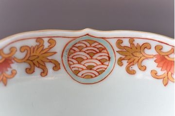 江戸期　華やかな色合いが目を引く色絵向付(和食器)(1)