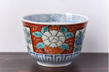 アンティーク雑貨　古民具・骨董　江戸期　華やかな古伊万里色絵染付　蕎麦猪口(湯呑、向付)(3)