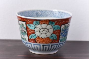 アンティーク雑貨　古民具・骨董　江戸期　華やかな古伊万里色絵染付　蕎麦猪口(湯呑、向付)(3)