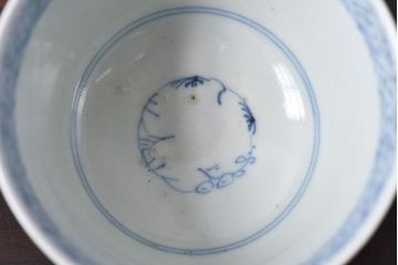 アンティーク雑貨　古民具・骨董　江戸期　華やかな古伊万里色絵染付　蕎麦猪口(湯呑、向付)(3)