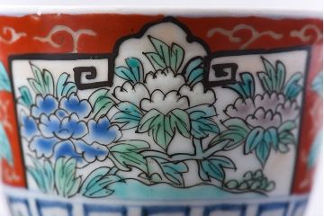 アンティーク雑貨　古民具・骨董　江戸期　華やかな古伊万里色絵染付　蕎麦猪口(湯呑、向付)(3)