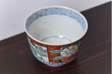 アンティーク雑貨　古民具・骨董　江戸期　華やかな古伊万里色絵染付　蕎麦猪口(湯呑、向付)(3)