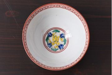 幕末〜明治期!　余白を美しく魅せる赤絵染付蓋茶碗2客セット(1)