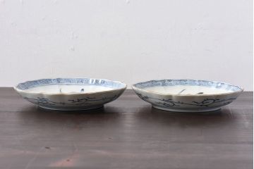 江戸期　古伊万里　水仙に扇面図　染付　七寸皿(中皿)2枚セット(1)