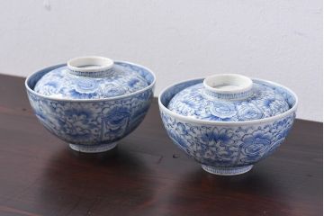 アンティーク雑貨　江戸時代後期　伊万里焼　線描染付　蓋茶碗2客セット(1)