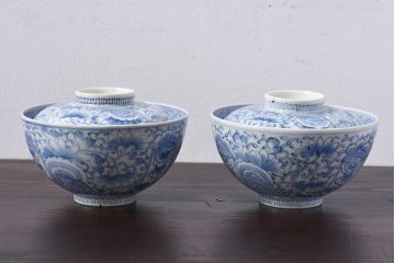 アンティーク雑貨　江戸時代後期　伊万里焼　線描染付　蓋茶碗2客セット(1)