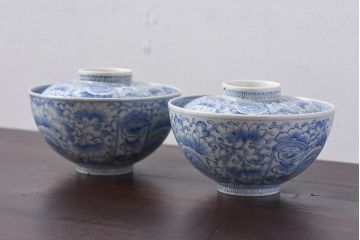 アンティーク雑貨　江戸時代後期　伊万里焼　線描染付　蓋茶碗2客セット(1)