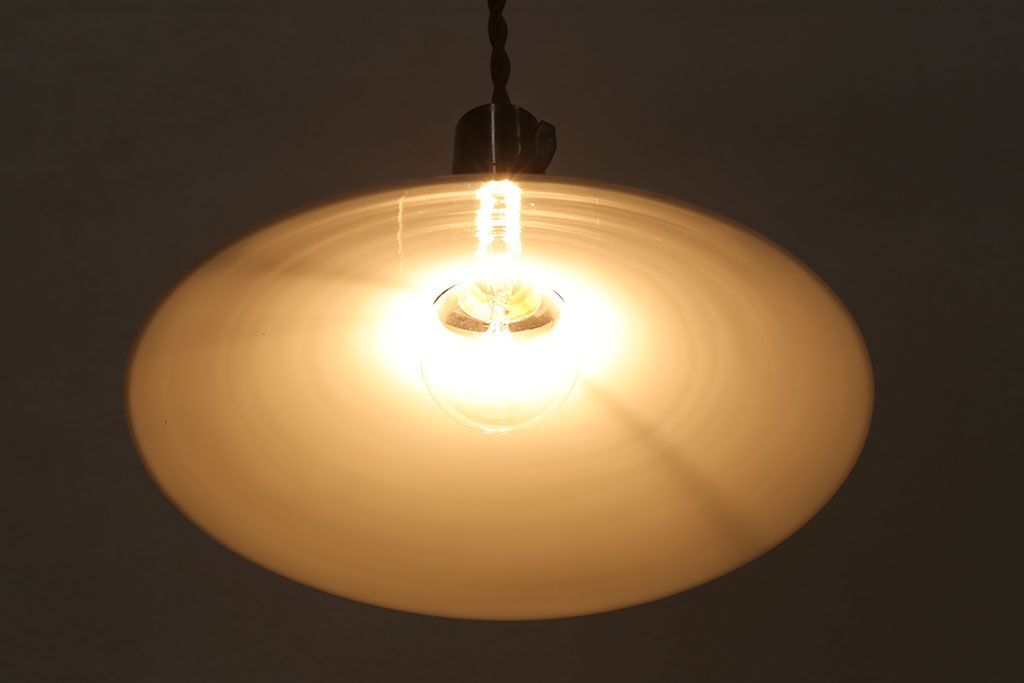 昭和レトロ　温かみのある平笠のシェード(天井照明、電笠)(3)