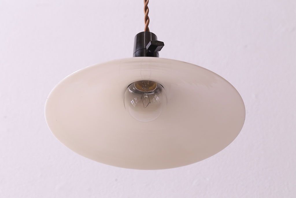 昭和レトロ　温かみのある平笠のシェード(天井照明、電笠)(3)