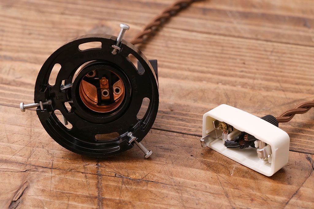 昭和レトロ　温かみのある平笠のシェード(天井照明、電笠)(3)