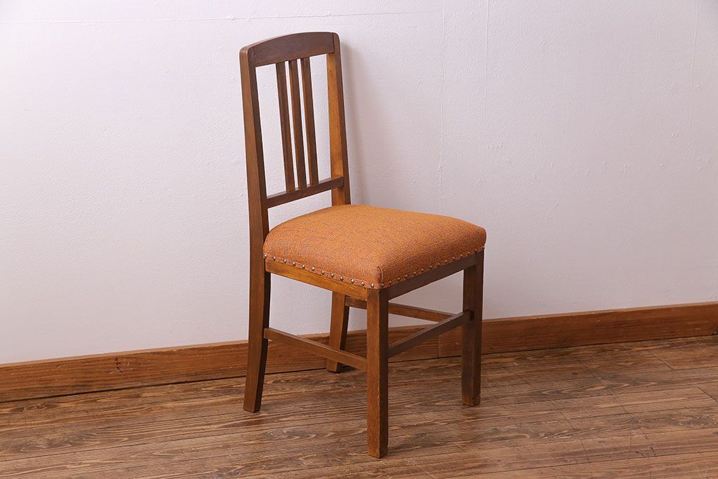 アンティーク家具　和製アンティーク　落ち着きのある色味のナラ材のチェア(椅子、ダイニングチェア)