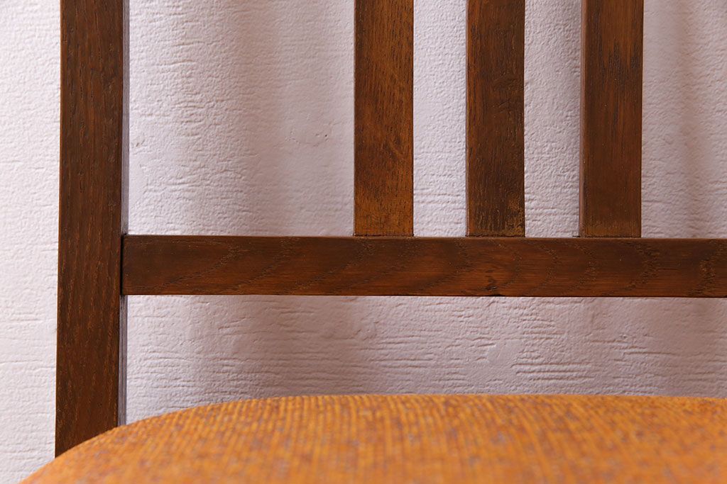 アンティーク家具　和製アンティーク　落ち着きのある色味のナラ材のチェア(椅子、ダイニングチェア)