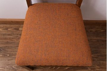 アンティーク家具　和製アンティーク　落ち着きのある色味のナラ材のチェア(椅子、ダイニングチェア)