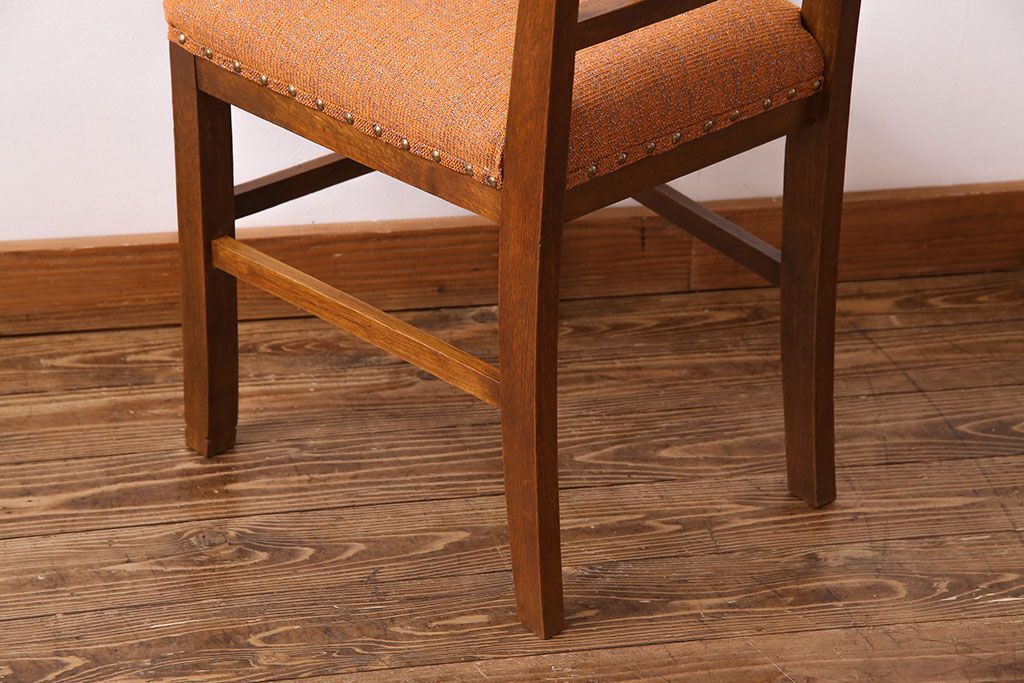 アンティーク家具　和製アンティーク　落ち着きのある色味のナラ材のチェア(椅子、ダイニングチェア)