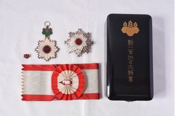 アンティーク雑貨　海軍大将所持品　勲一等旭日大綬章(勲章)(R-028141)