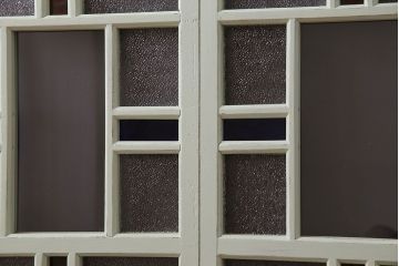 和製アンティーク　色ガラスの組み合わせが愛らしいペイントガラス戸(窓、ガラス引き戸、建具)2枚セット