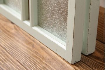 和製アンティーク　色ガラスの組み合わせが愛らしいペイントガラス戸(窓、ガラス引き戸、建具)2枚セット