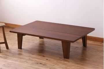 ヴィンテージ家具　ビンテージ　樺材　シンプルなデザインのリビングテーブル(ローテーブル、座卓)