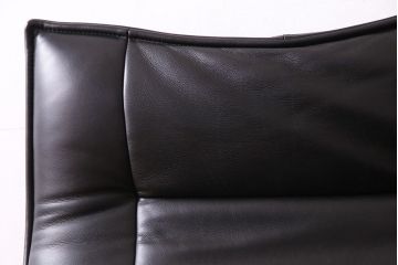 中古　Cassina(カッシーナ)　VERANDA(ヴェランダ) 黒革　1Pソファ(定価約80万円)