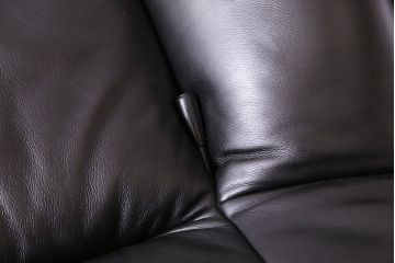 中古　Cassina(カッシーナ)　VERANDA(ヴェランダ) 黒革　1Pソファ(定価約80万円)