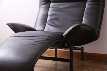 中古　Cassina(カッシーナ)　VERANDA(ヴェランダ) 黒革　1Pソファ(定価約80万円)