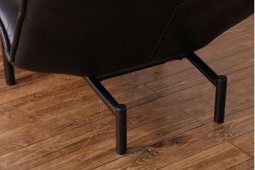 中古　Cassina(カッシーナ)　VERANDA(ヴェランダ) 黒革　1Pソファ(定価約80万円)