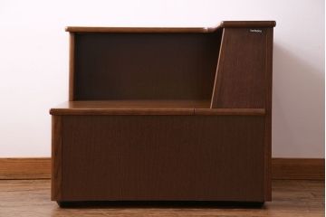 中古　カリモク　シンプルなデザインの収納付きコーナーテーブル(サイドテーブル)