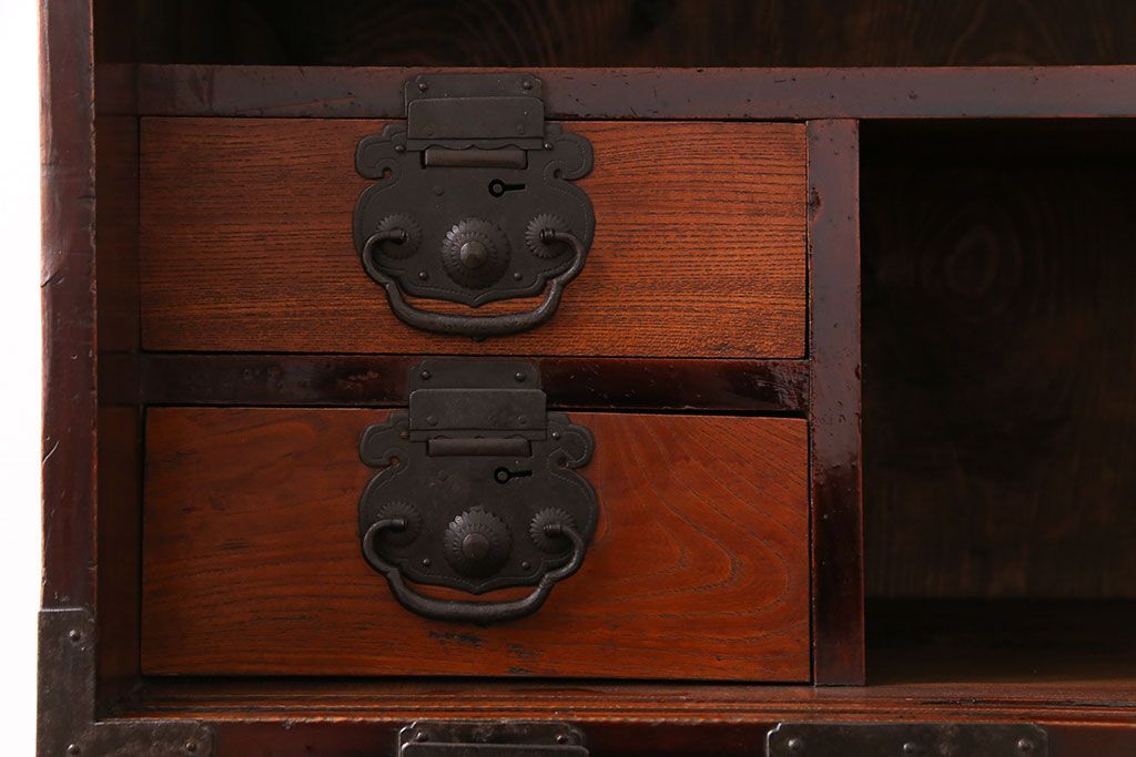 アンティーク家具　骨董・古民具　前面ケヤキ材　堂々とした佇まいの松本帳場箪笥(時代箪笥)